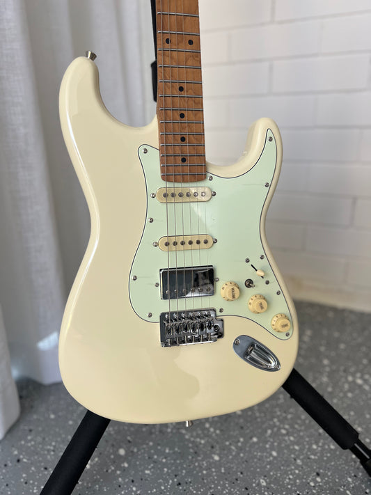 SQOE SEST600 S-Style Electric Guitar with HSS Pickups